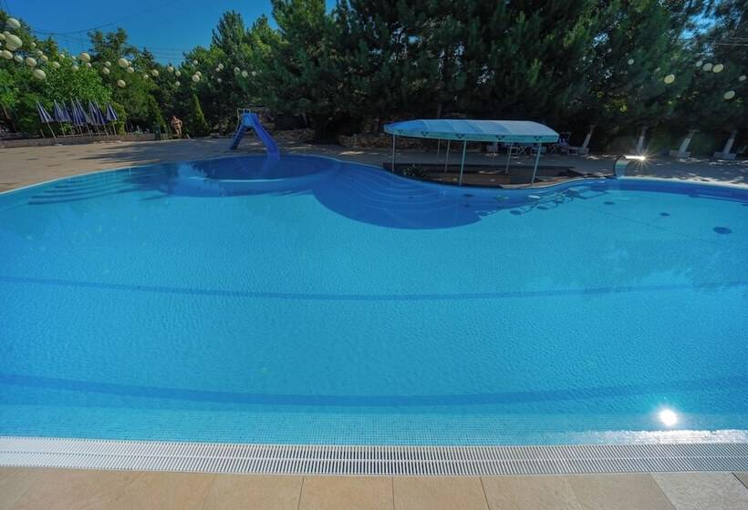 בית מלון כפרי President Resort