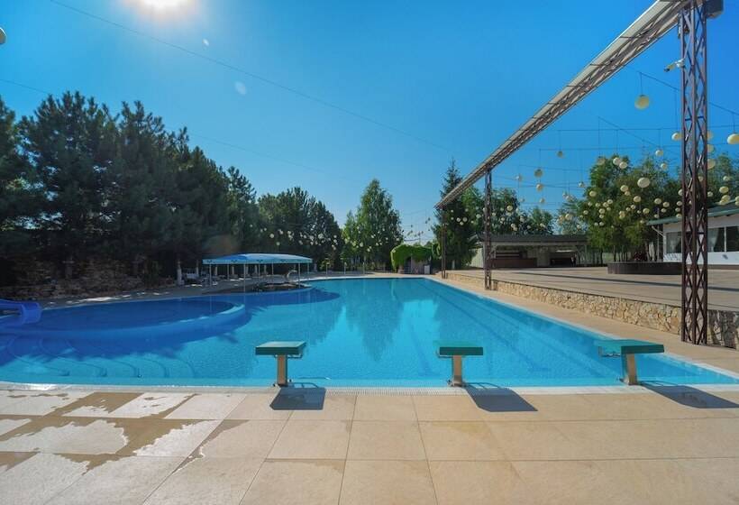 בית מלון כפרי President Resort