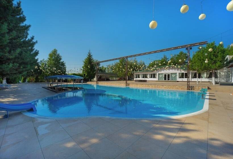 בית מלון כפרי President Resort