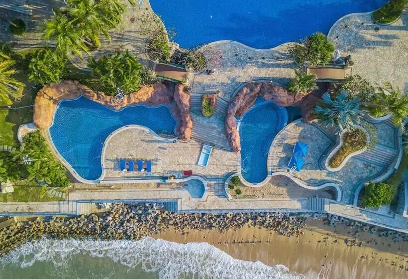 בית מלון כפרי Sheraton Huizhou Beach Resort