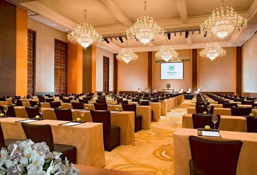 בית מלון כפרי Sheraton Huizhou Beach Resort