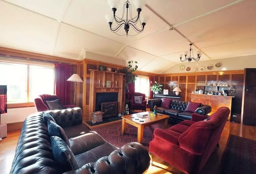 Hotel Te Anau Lodge