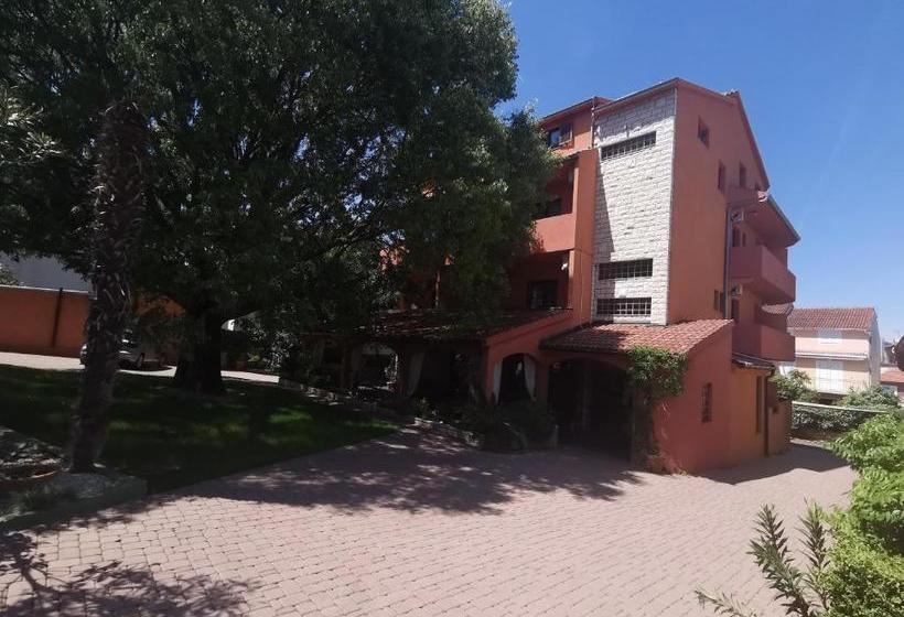 בית מלון כפרי Villa Maimare