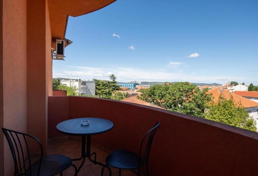 בית מלון כפרי Villa Maimare