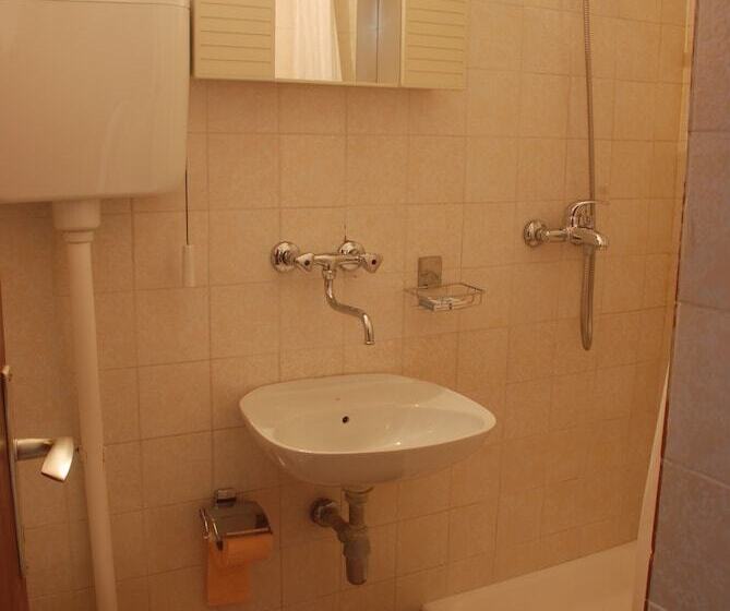 Lulak Studio Apartments