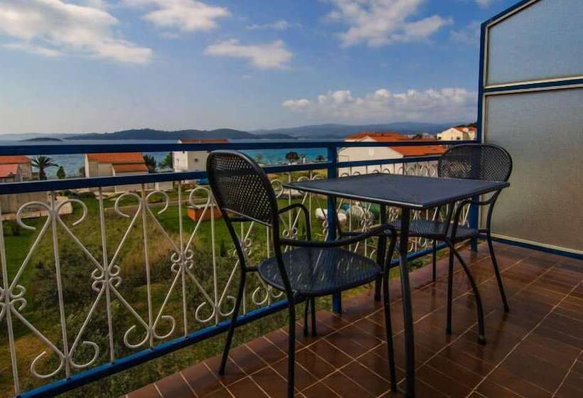 Lulak Studio Apartments