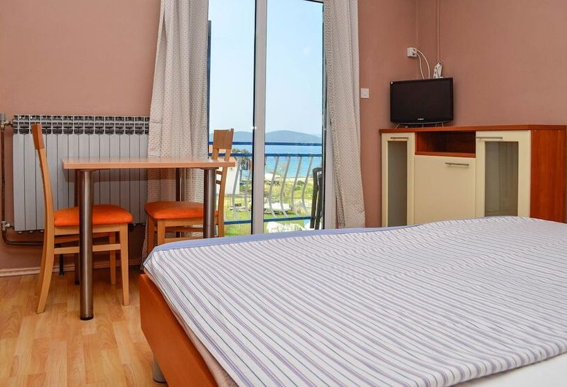 Lulak Studio Apartments