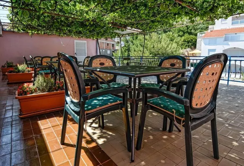 Lulak Studio Apartments