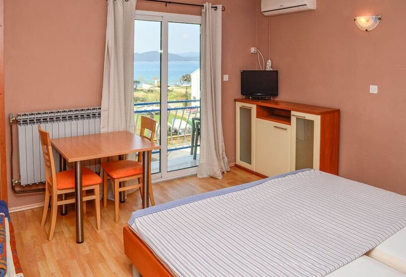 Lulak Studio Apartments