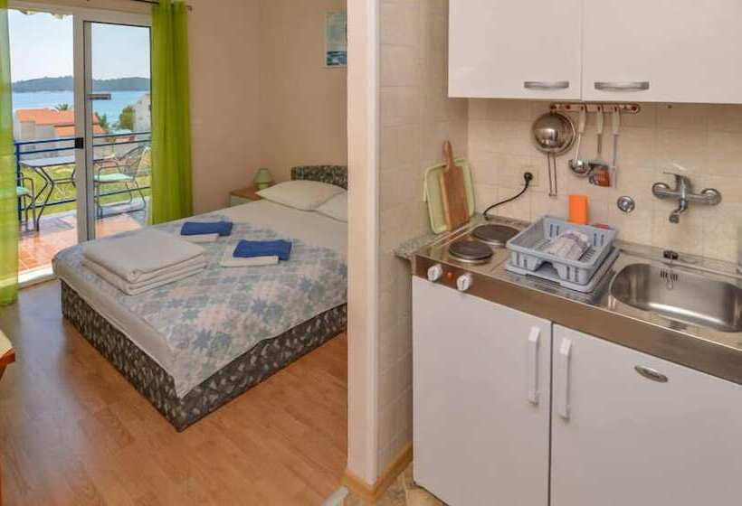 Lulak Studio Apartments