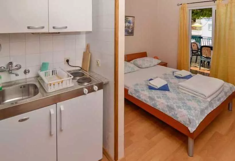 Lulak Studio Apartments