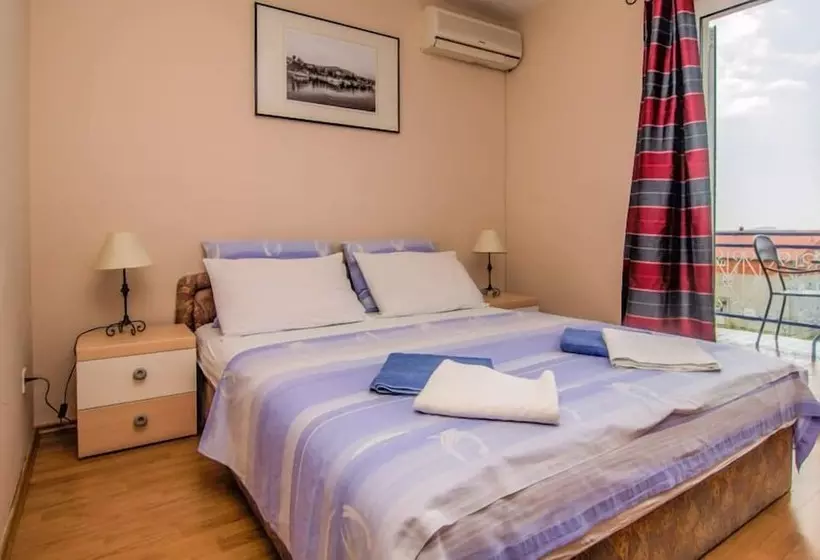 Lulak Studio Apartments