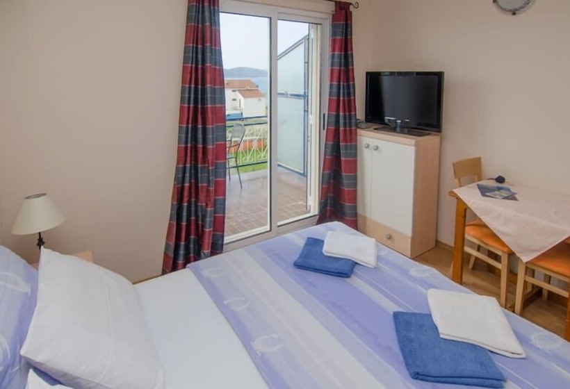 Lulak Studio Apartments