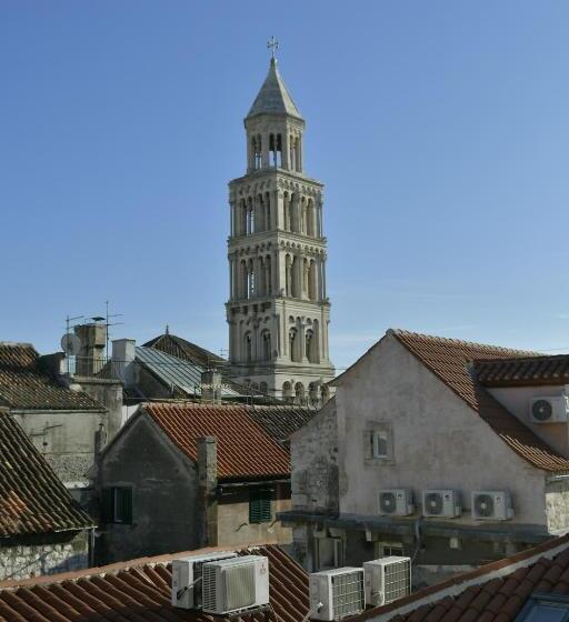 Old Town Hostel Split