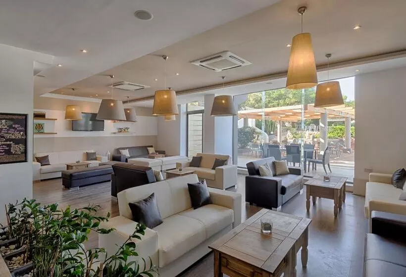 Ax Sunny Coast Resort & Spa