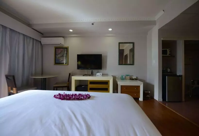 هتل Days Inn Guam Tamuning