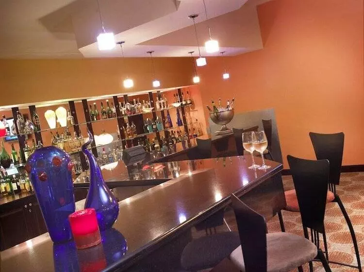 هتل Garden Court East London