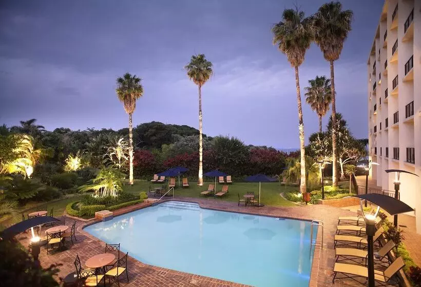 هتل Garden Court East London