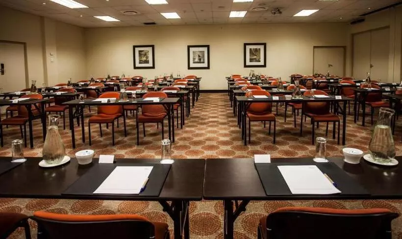 هتل Garden Court East London