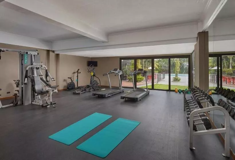 Hotel Holiday Inn & Suites Batangas Limapark, An Ihg