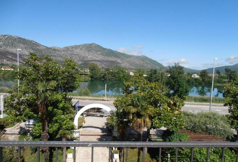 בית מלון כפרי Metković