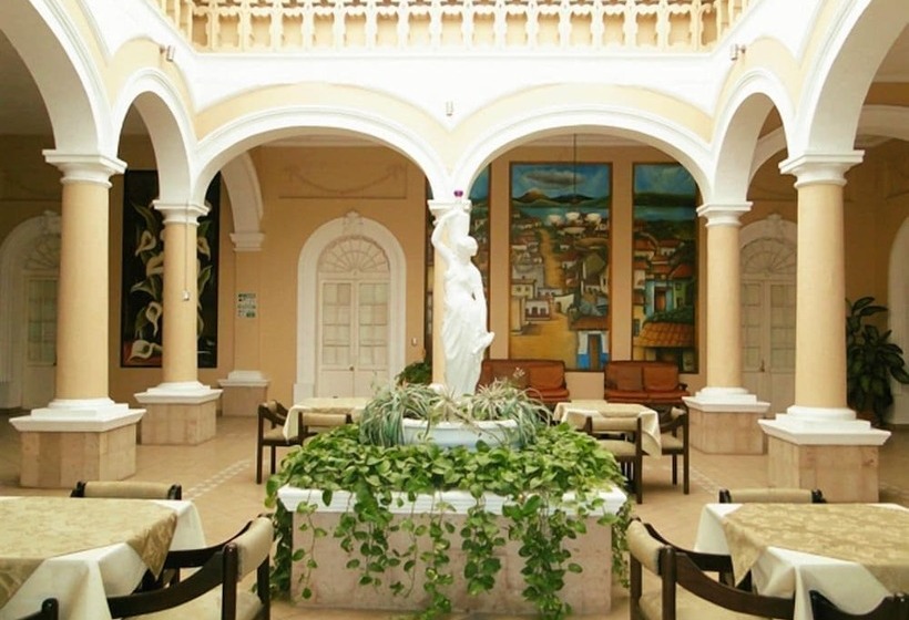 فندق Posada Regis De Guadalajara