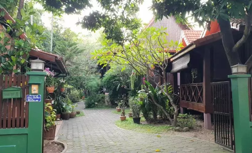 هتل Sala Inpeng Bungalow