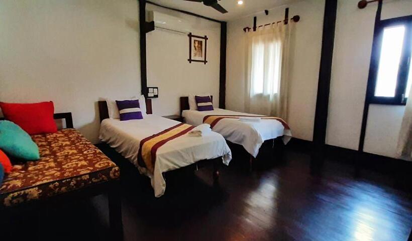 هتل Saynamkhan River View