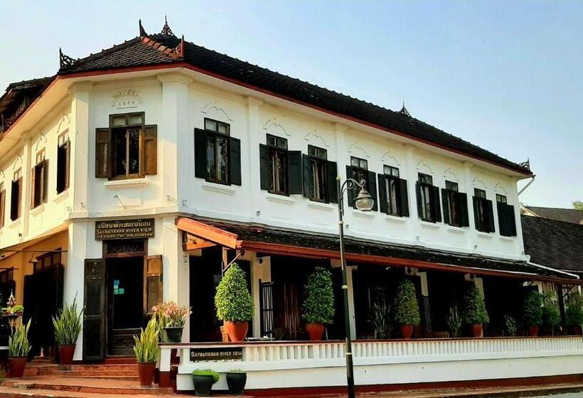 هتل Saynamkhan River View