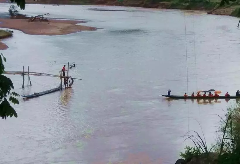 هتل Saynamkhan River View