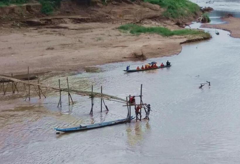 هتل Saynamkhan River View