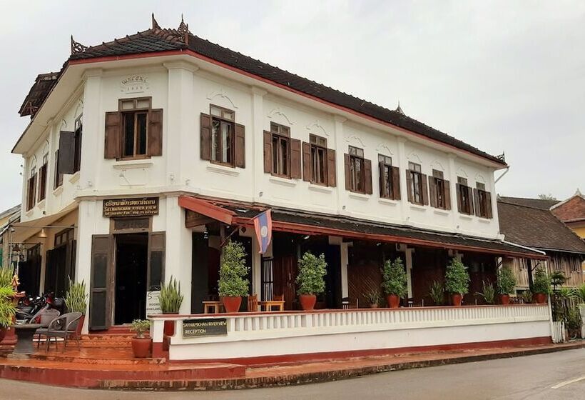 هتل Saynamkhan River View