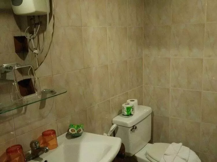 هتل Saynamkhan River View