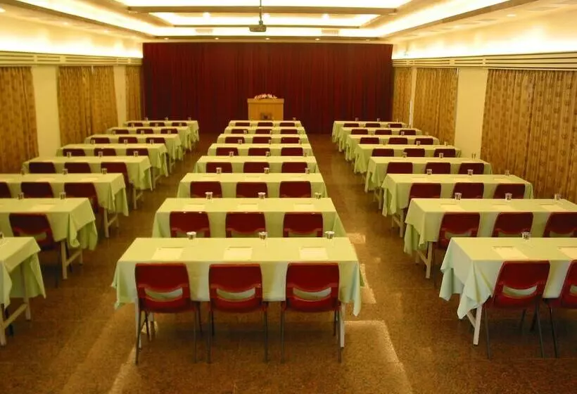 هتل Yi Yuan Resort