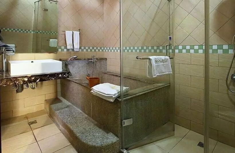 هتل Yi Yuan Resort