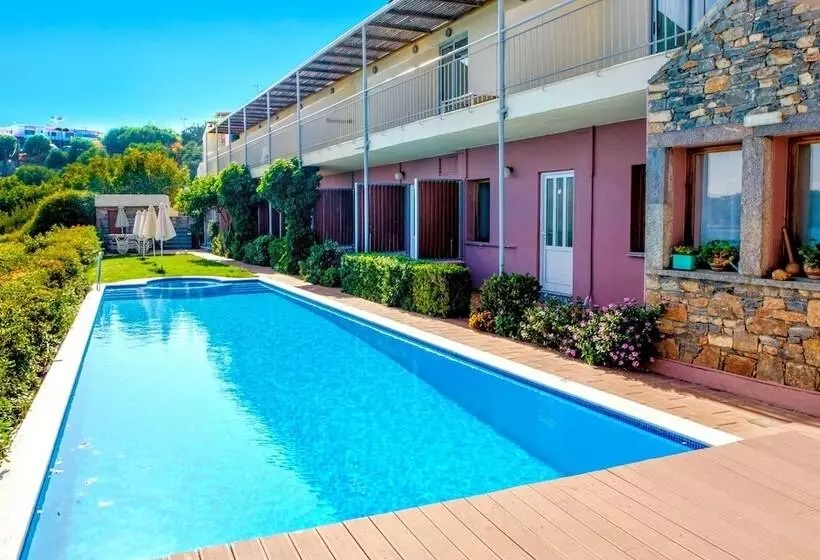 Mirabella Apartments