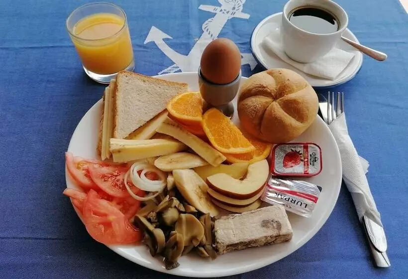 Mirabella Apartments