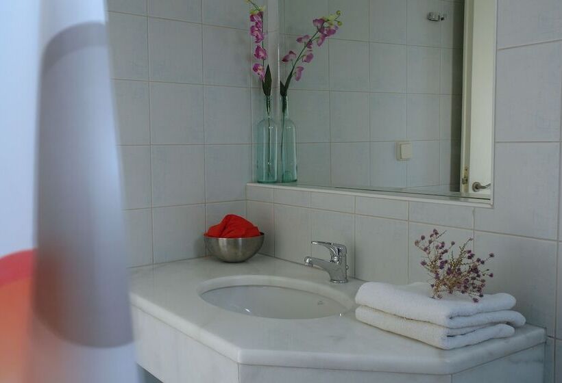 Mirabella Apartments