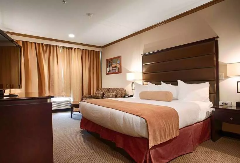 호텔 Camrose Resort Casino