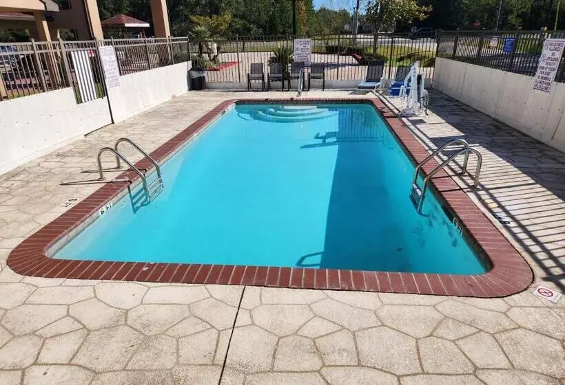 호텔 Days Inn By Wyndham Lumberton