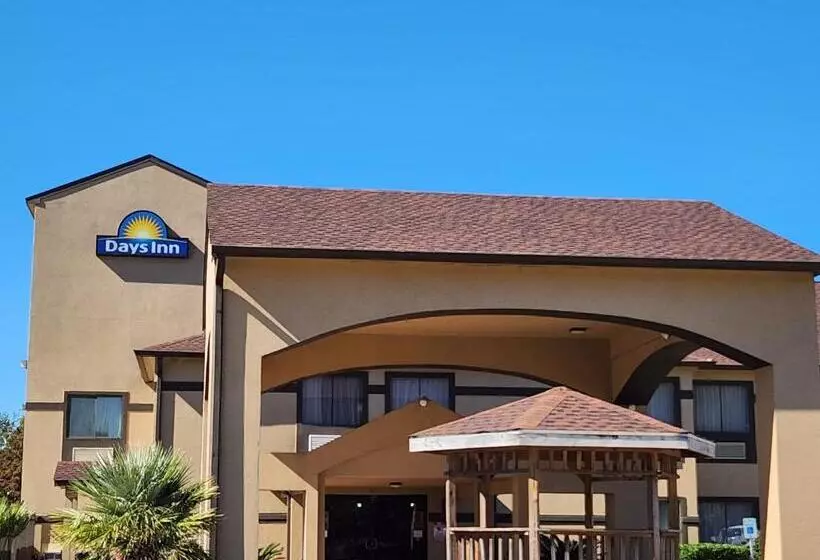 호텔 Days Inn By Wyndham Lumberton