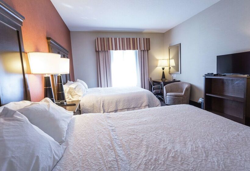 בית מלון כפרי Hampton Inn Elliot Lake