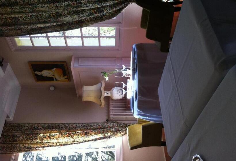 فندق Hostellerie De La Bouriane