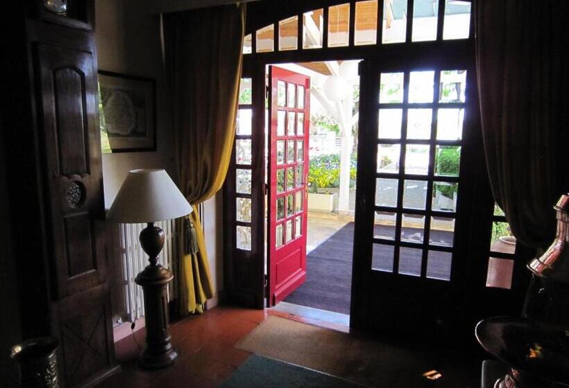 فندق Hostellerie De La Bouriane