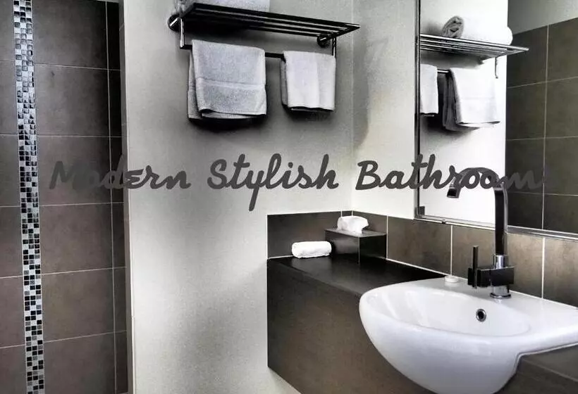 Отель Injune Motor Inn