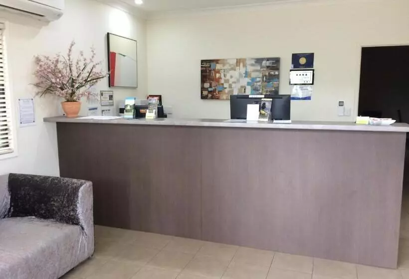 Отель Injune Motor Inn