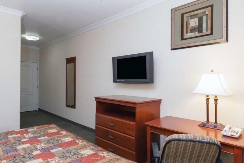 호텔 Howard Johnson By Wyndham Bakersfield