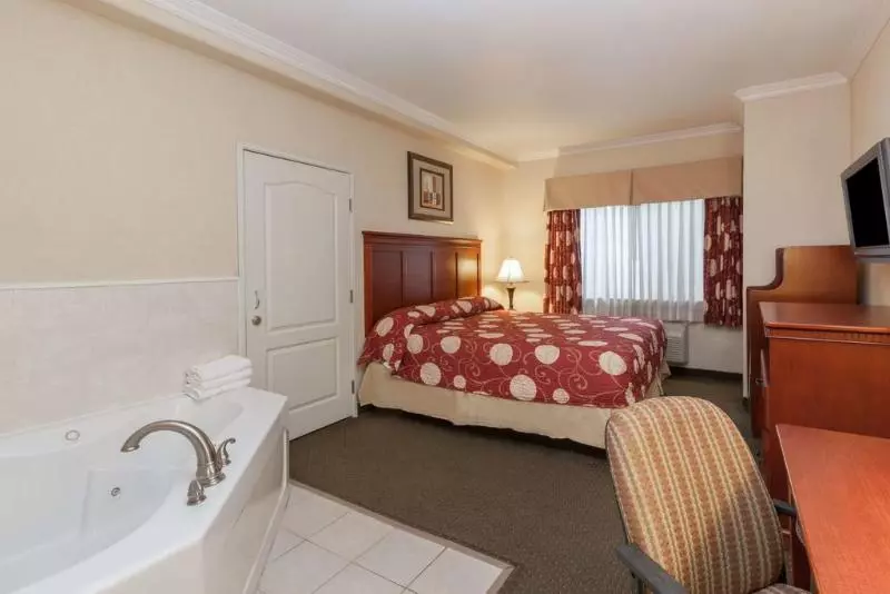 호텔 Howard Johnson By Wyndham Bakersfield