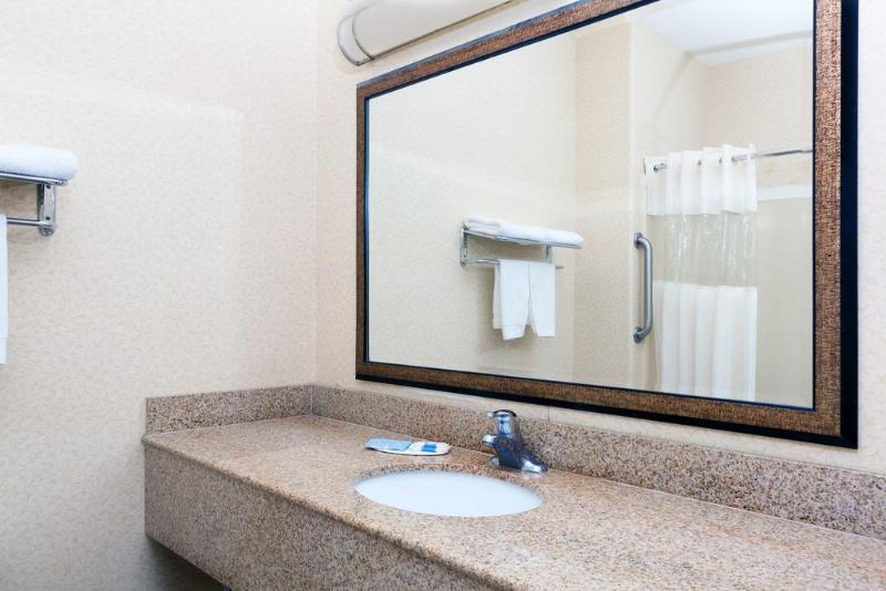 호텔 Howard Johnson By Wyndham Bakersfield