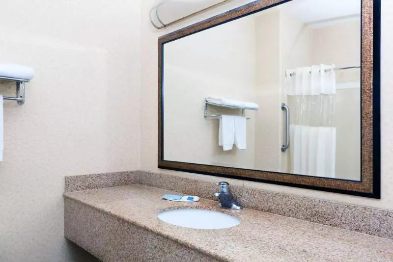 ホテル Howard Johnson By Wyndham Bakersfield